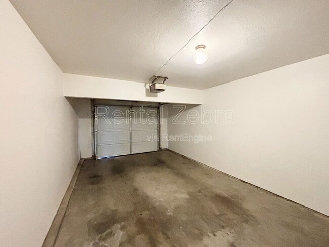 Building Photo - 3072 Colony Park Dr