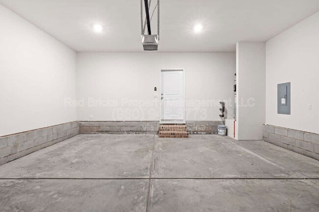 Building Photo - 1225 Colgher St