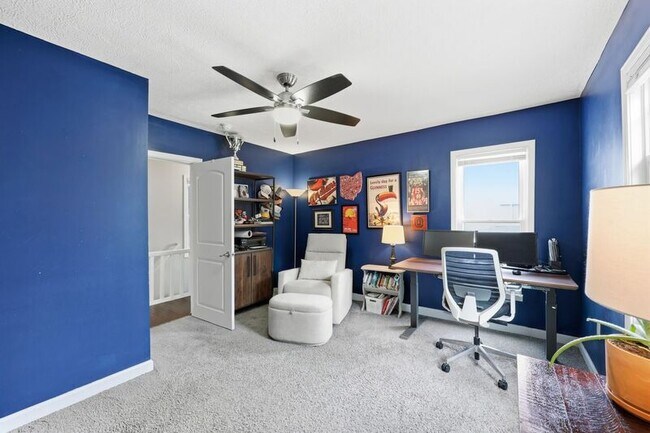 Building Photo - 621 Reinhard Ave