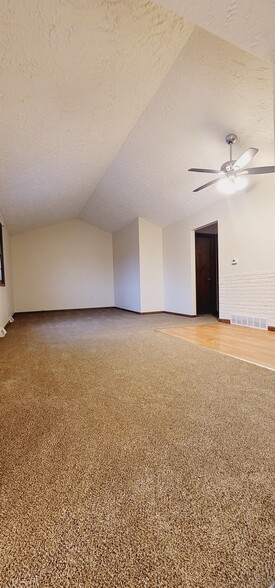 Building Photo - 8578 Kirsch Rd