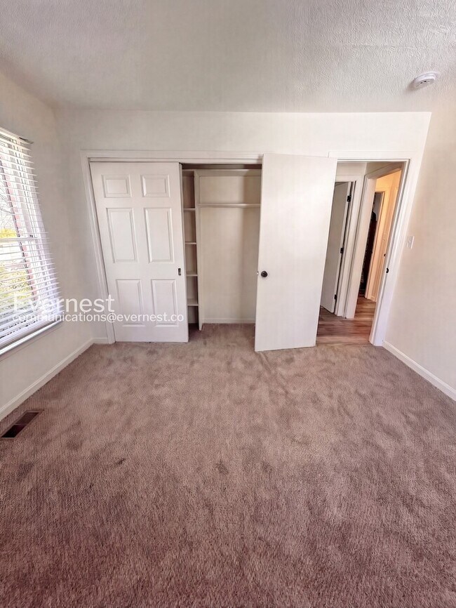 Building Photo - 3101 Amidon Dr