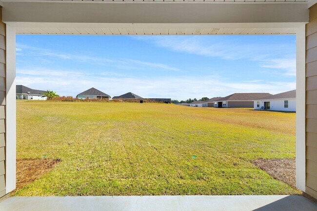 Building Photo - 511 Whispering Creek Ave