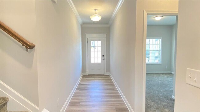Building Photo - 4570 Silver Oak Dr SW