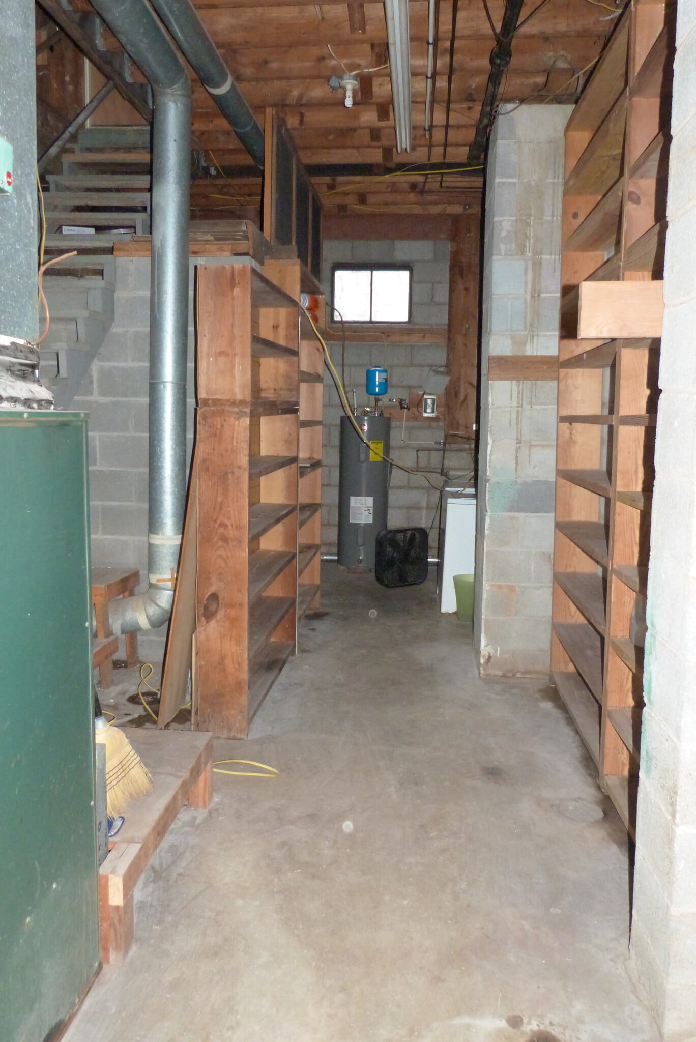 Storage area with tons of space - 56 Beverly Rd W