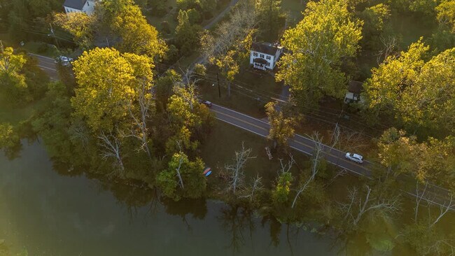 Building Photo - 1357 Canal Rd