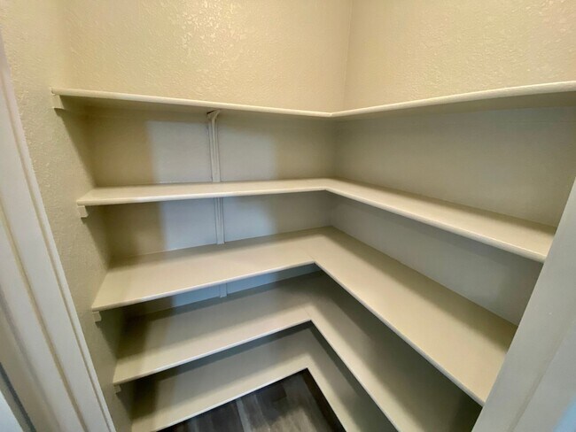 Building Photo - Beautiful 3bed/2.5bath in Northeast Austin!!