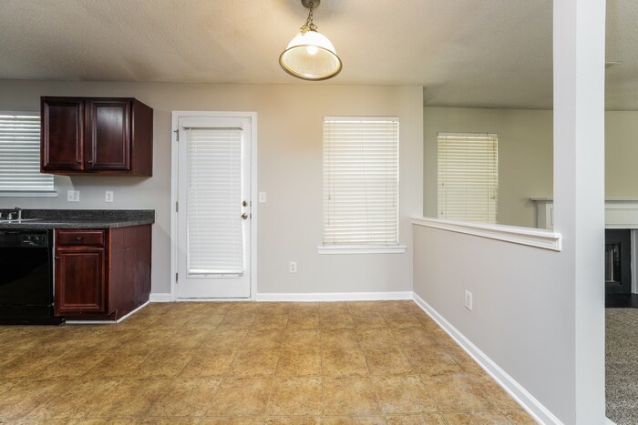 Building Photo - 1906 Bridgestone Cir