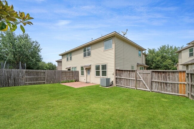 Building Photo - 24606 Folkstone Cir