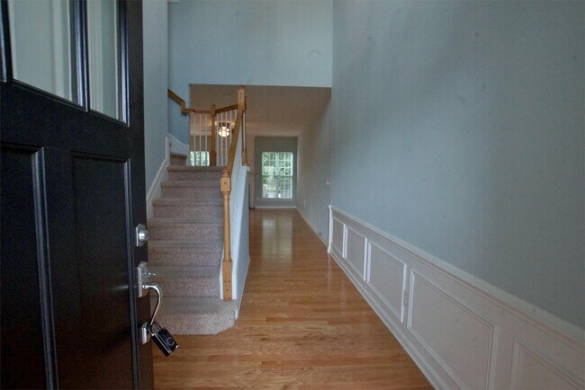Building Photo - 2105 Corwith Dr