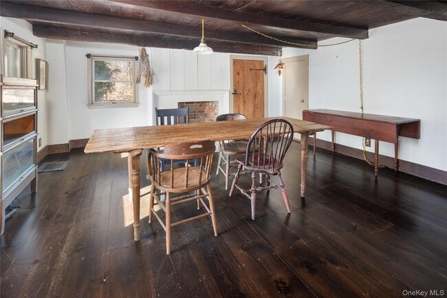 Building Photo - 689 S Mountain Rd