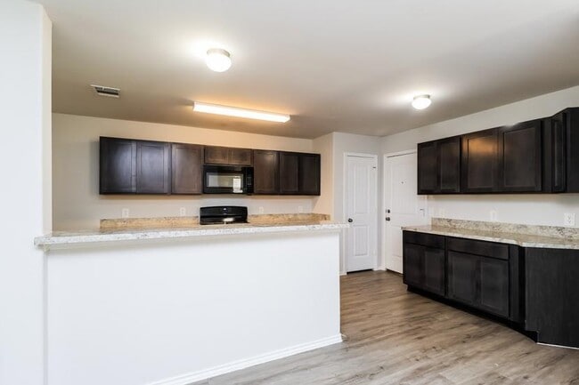 Building Photo - 947 Imperial Bend Dr