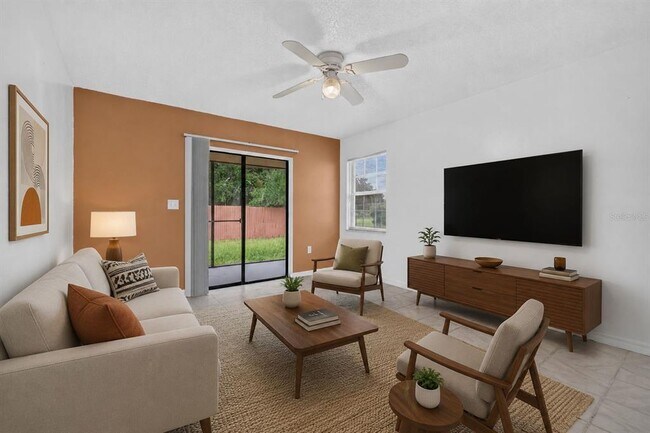 Building Photo - 658 Royalty Ct