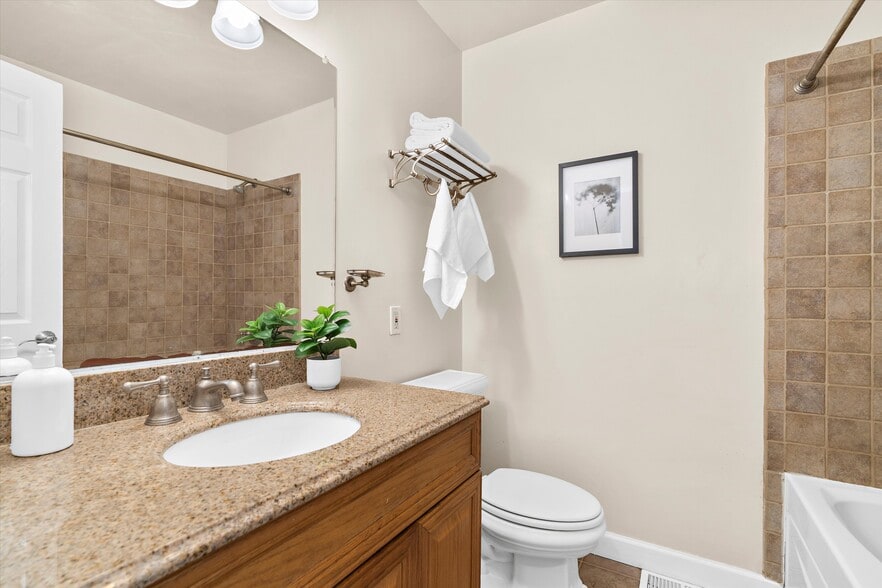 Building Photo - 10747 Evening Wind Ct