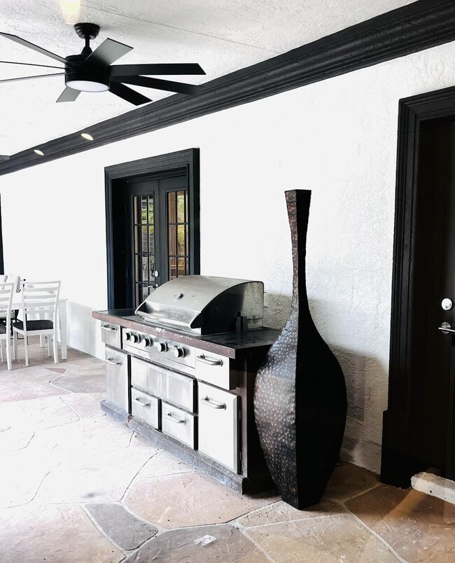 Building Photo - 6186 Duckweed Rd