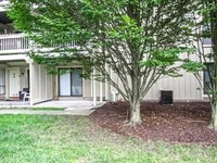 Building Photo - Charming 2 Bed 1 Bath Apartment With Paved...