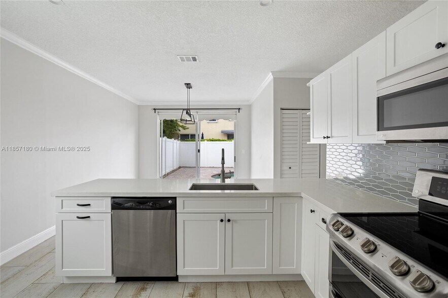 Building Photo - 15141 SW 49th St