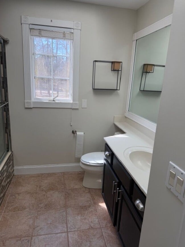 Building Photo - Welcome To Midway Farms NO HOA