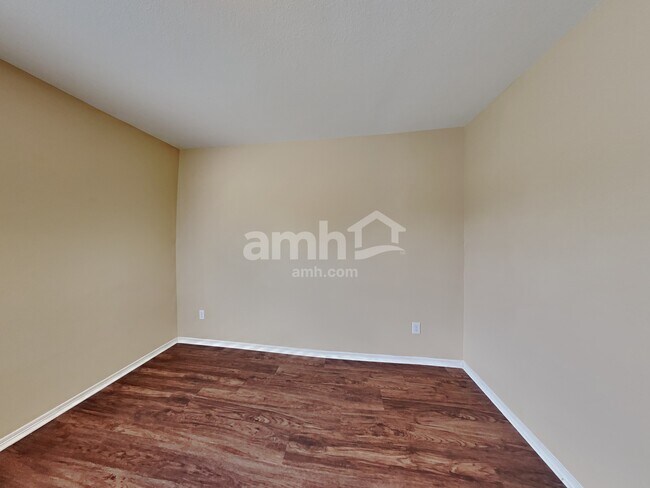 Building Photo - 6018 Hendricks Pass Dr