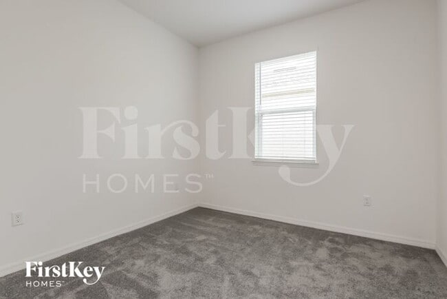 Building Photo - 523 Crown Rose Dr