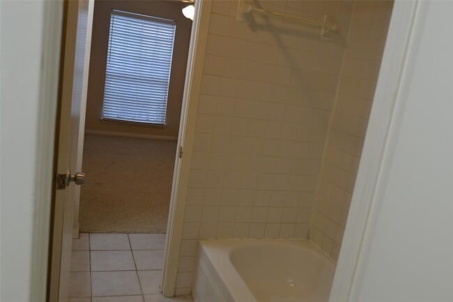 Building Photo - 6111 Beverly Hill St