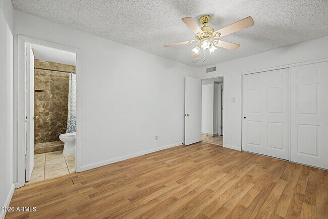 Building Photo - 5232 W Mauna Loa Ln
