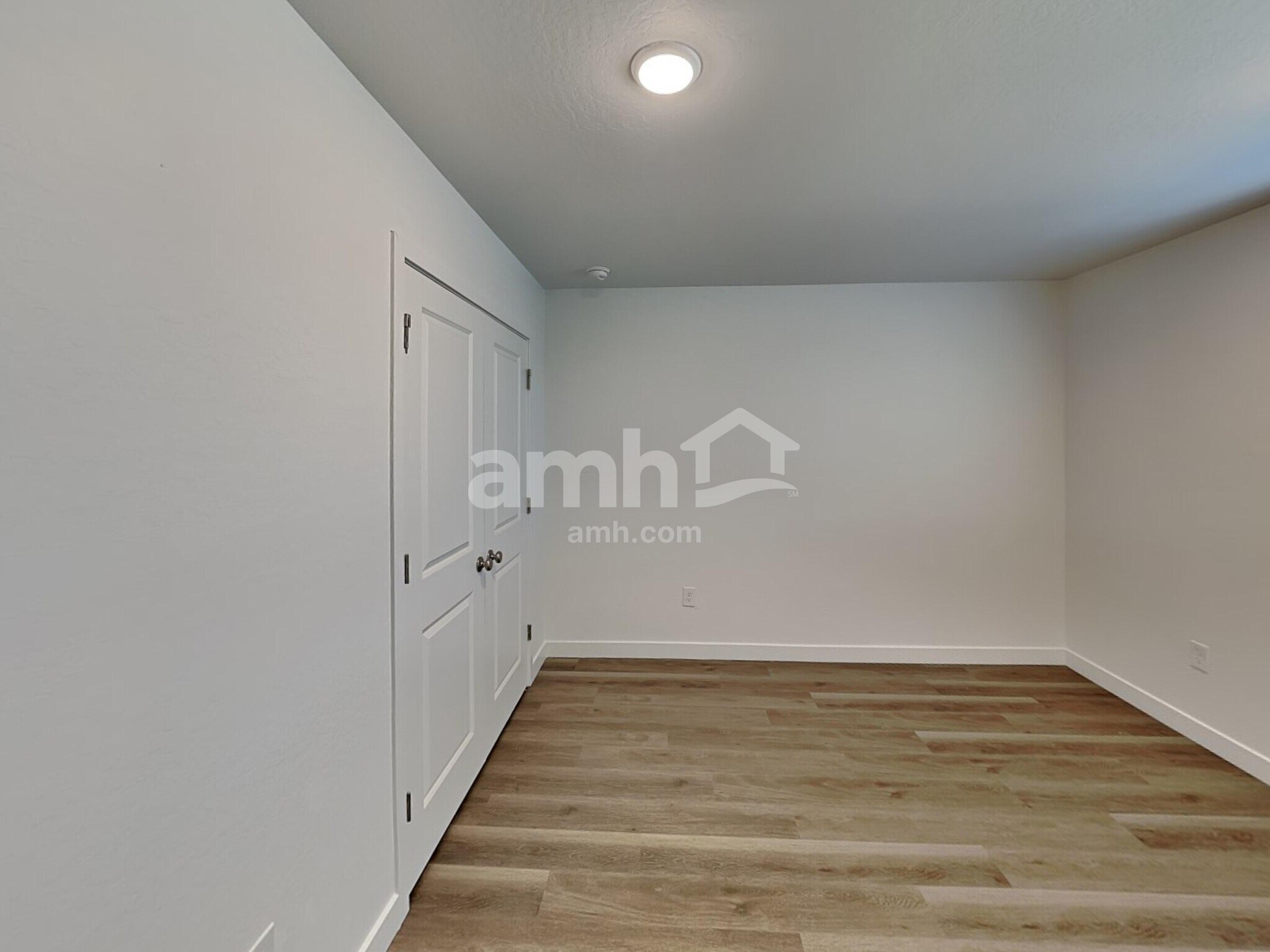 Building Photo - 4621 S 97th Dr