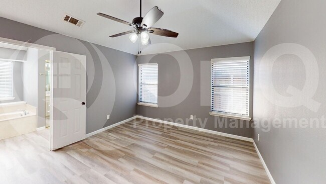 Building Photo - 2536 Beau Dr