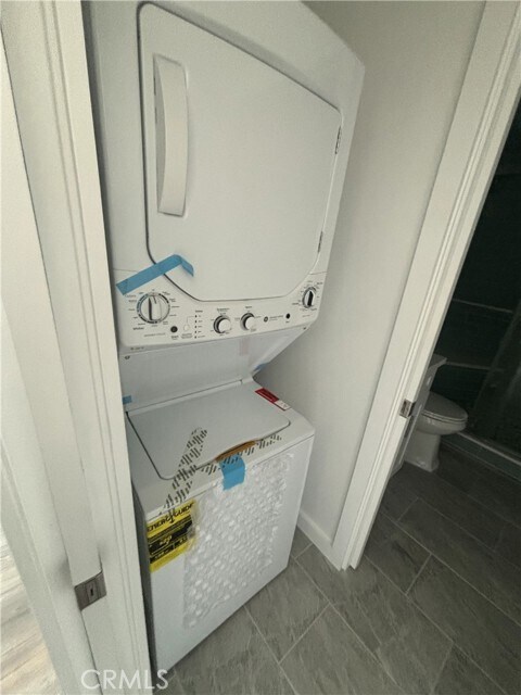 Building Photo - 10837 Fellows Ave