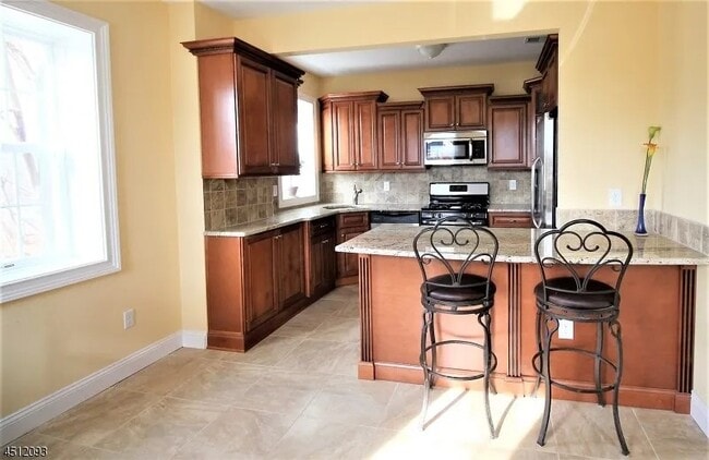 Building Photo - 227 Sunnymeade Rd