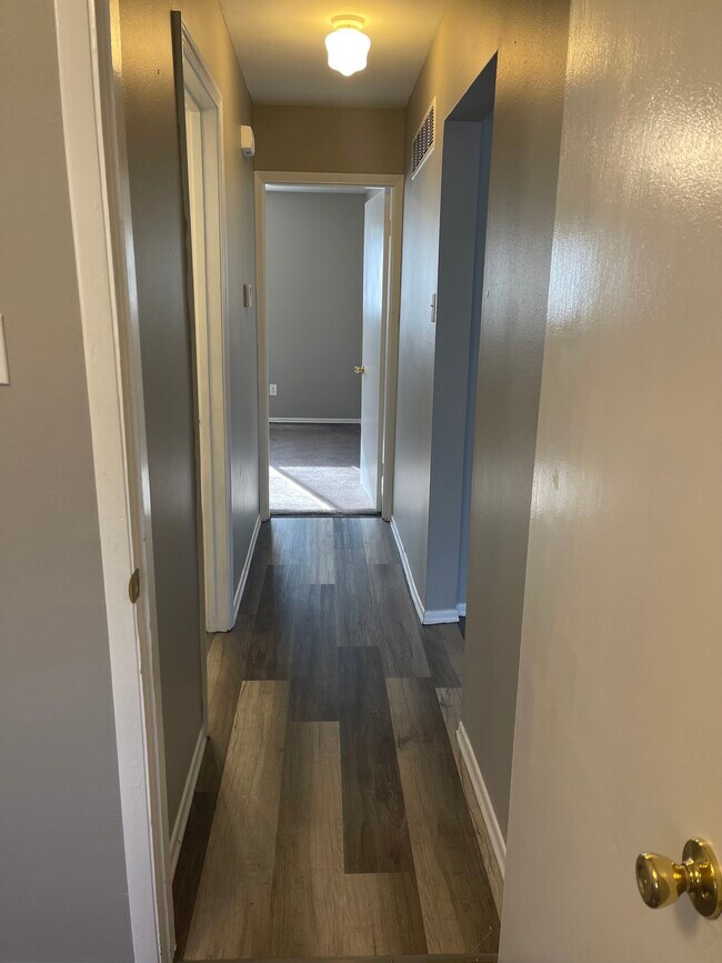 Building Photo - 10002 Livingston Ave