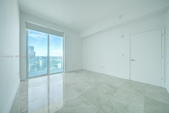 Building Photo - 950 Brickell Bay Dr
