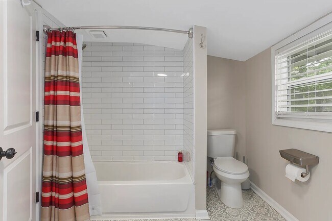 Building Photo - Hopkins Rental