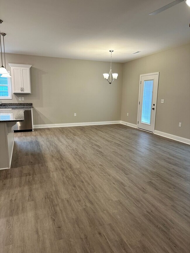 Building Photo - 2766 Cedrus Ave