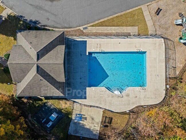 Building Photo - 6012 Thorburn Way