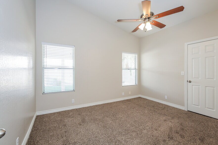 Building Photo - 8216 James Grayson Dr