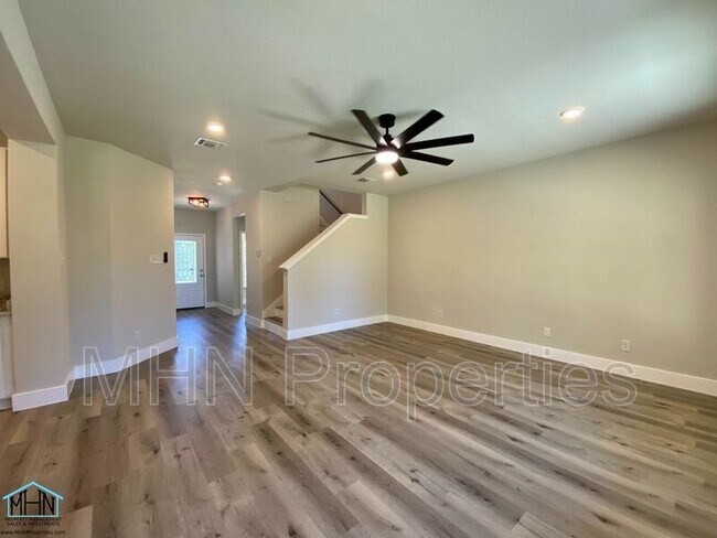 Building Photo - 7913 Cactus Plum Dr
