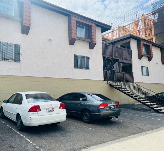 Unit has 1 assigned parking space included with rent - 816 27th St