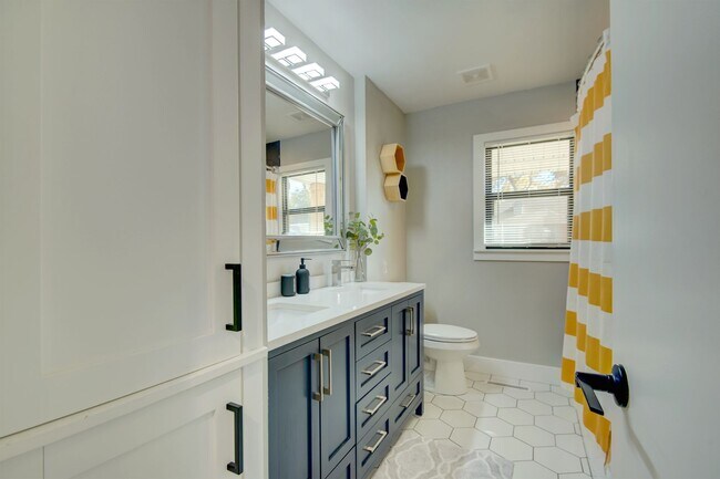Building Photo - Gorgeous, updated home, turn-key and ready...