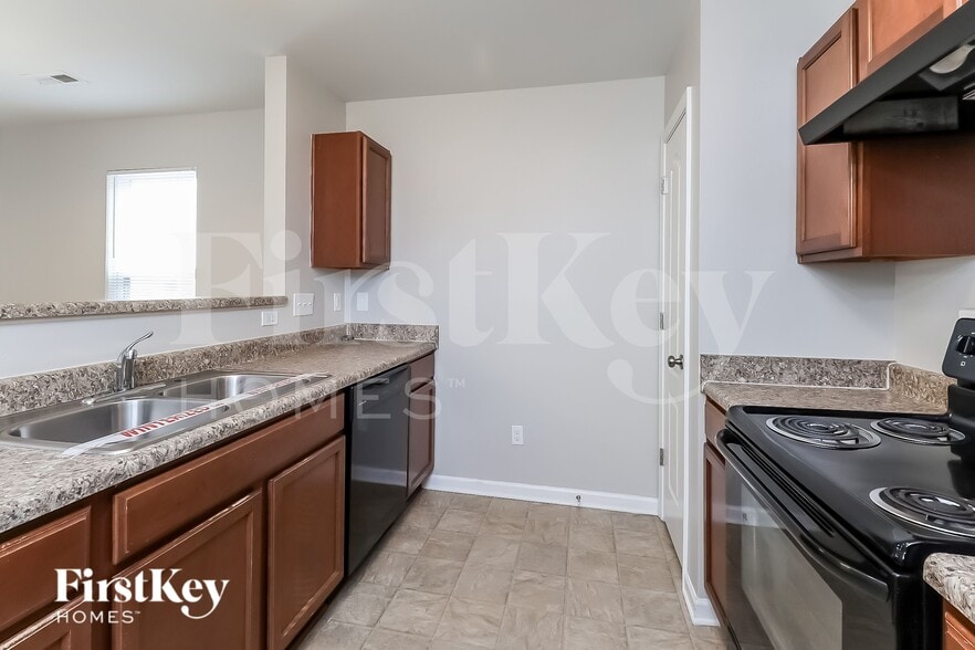 Building Photo - 528 Ellingsworth Ln