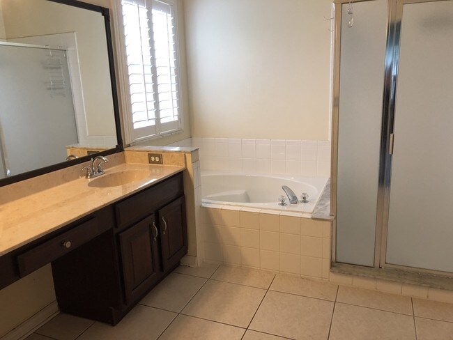 Building Photo - 10522 Angler Ct