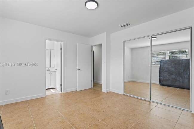 Building Photo - 3253 Pierce St