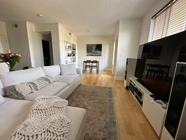 Building Photo - 22681 Oakgrove