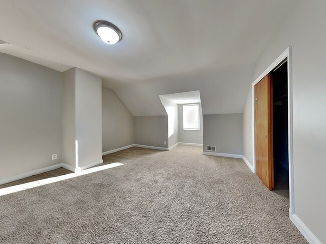 Building Photo - 414 Spring Ave