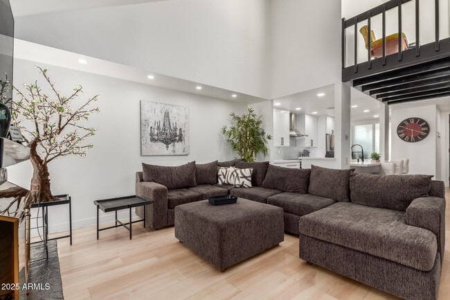 Building Photo - 2529 N Miller Rd