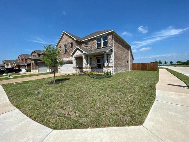 Building Photo - 1800 Canyon Ln