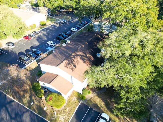 Building Photo - 1402 Camp Rd