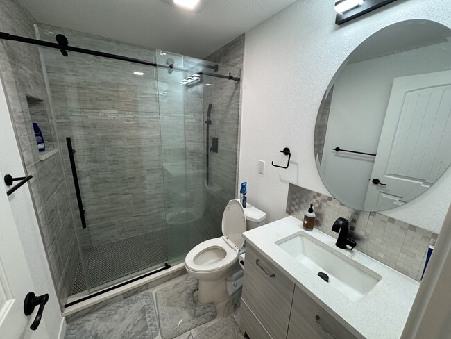 Building Photo - 912 McMurdo Cir