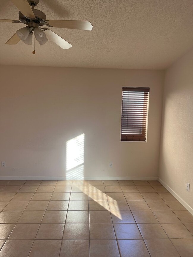 Building Photo - Awesome 4 bedroom home is desirable Cabezo...