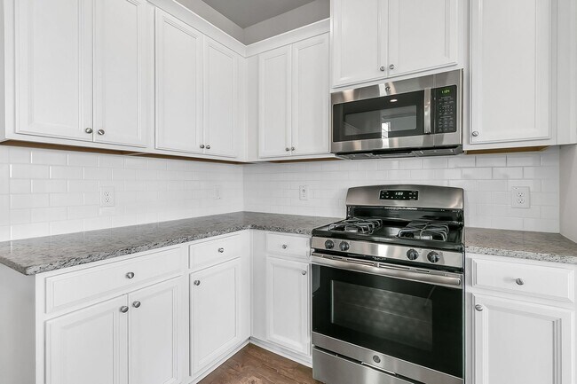 Building Photo - Meticulous 3 Bedroom Home in Lindera Prese...