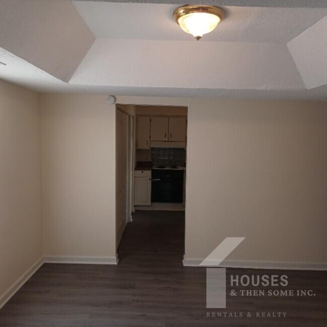 Building Photo - 55 Summercreek Dr